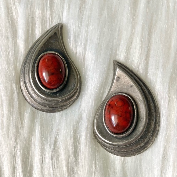 90s Vintage Pewter Teardrop Red Garnet Faux Stone Studs Boho Jewellery